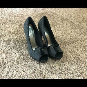 7.5 Christian Sirilano Black Tweed Heels 4” EUC